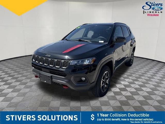 Used 2024 Jeep Compass Trailhawk AWD/4WD image 11