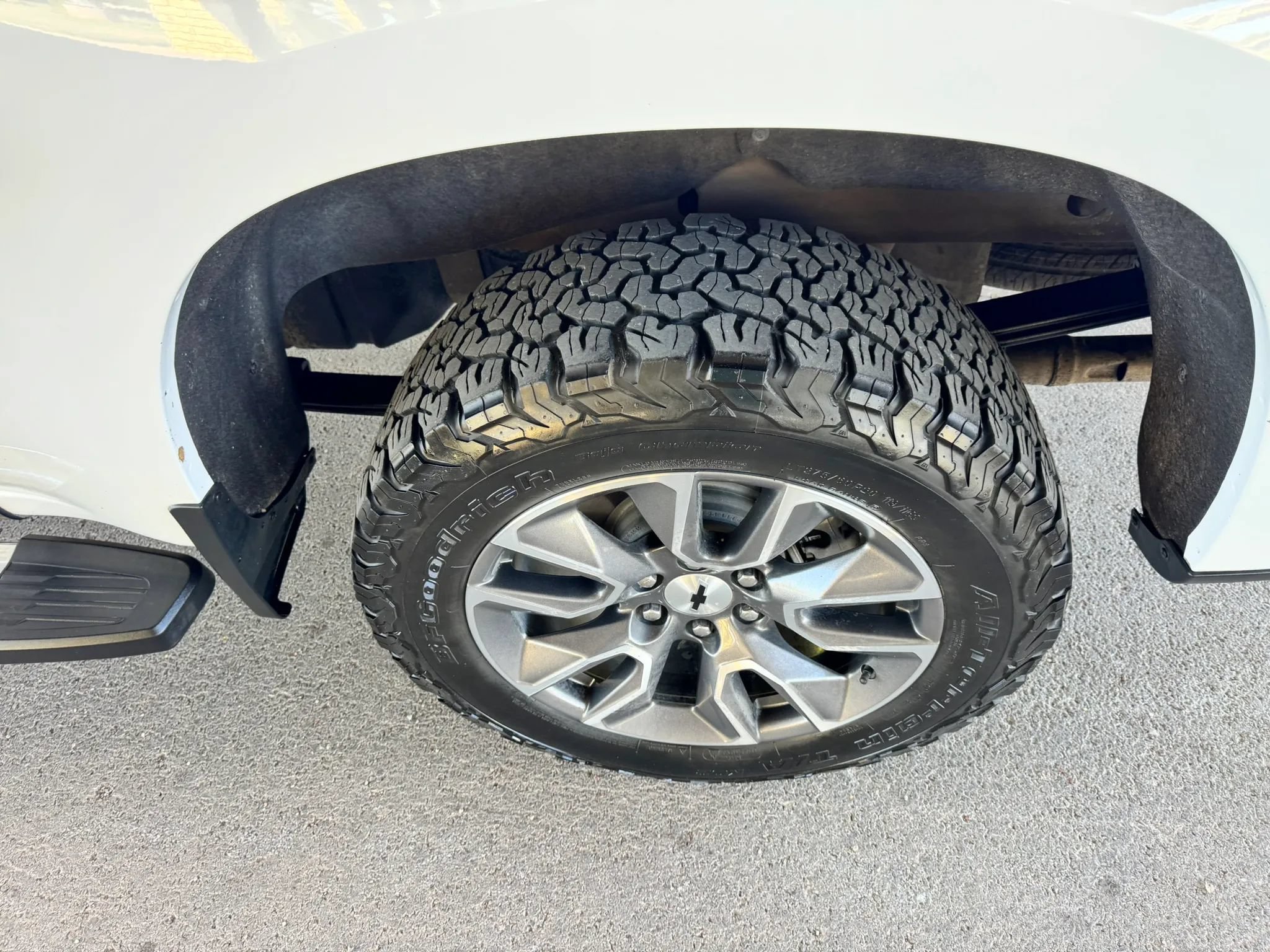 Used 2023 Chevrolet Silverado 1500 LT w/ Z71 Off-Road Package AWD/4WD image 33