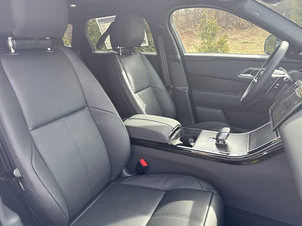 New 2026 Land Rover Range Rover Velar Dynamic SE image 16