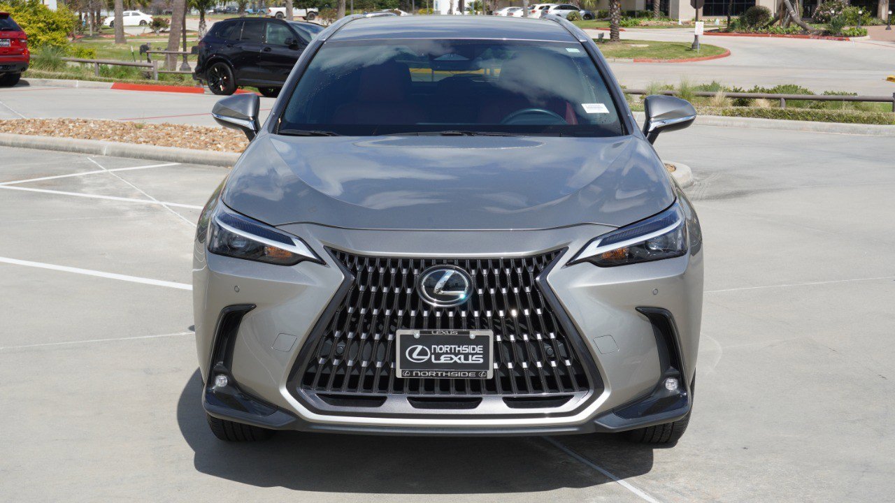 Used 2025 Lexus NX 250 FWD w/ Towing Package (2000 Lbs) image 2