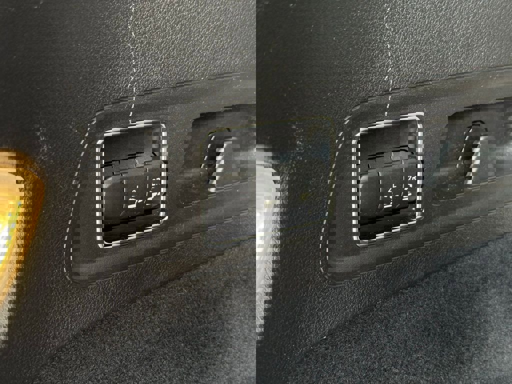 Used 2022 Mercedes-Benz GLS 450 4MATIC image 23