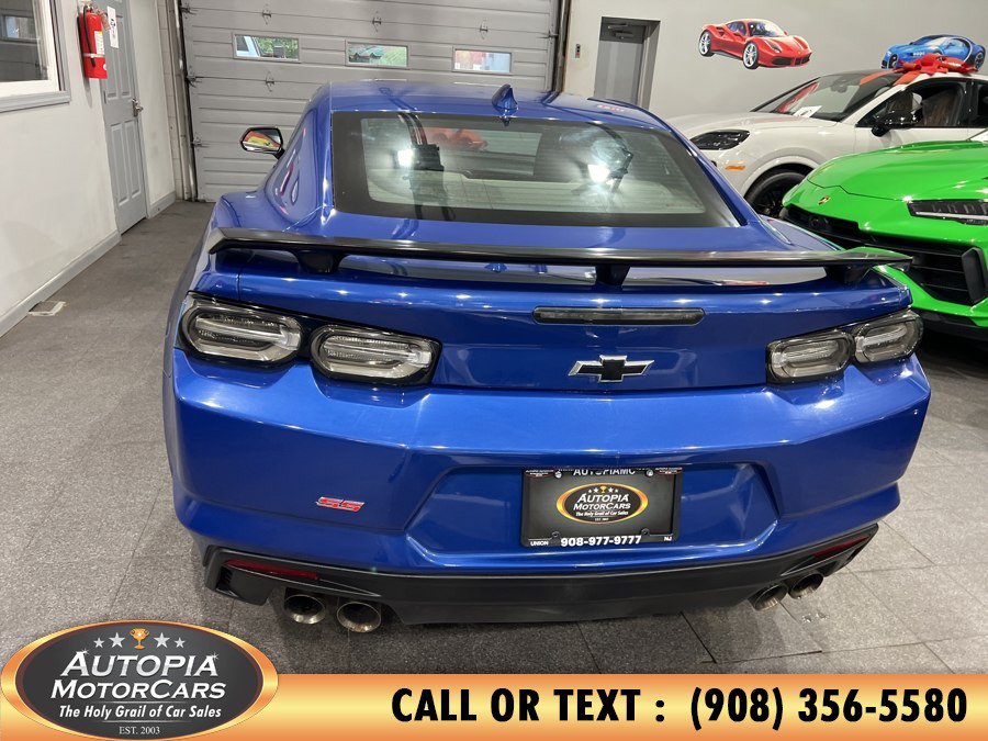 Used 2019 Chevrolet Camaro SS w/ Black Appearance Package RWD image 4