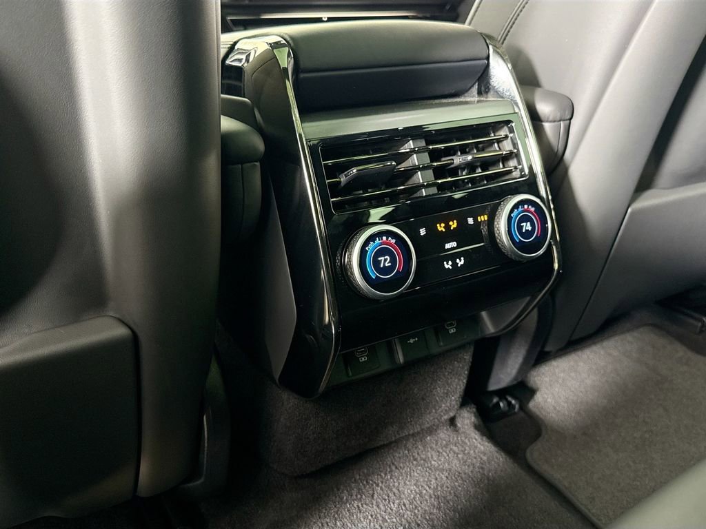 Used 2024 Land Rover Range Rover Sport SE image 16