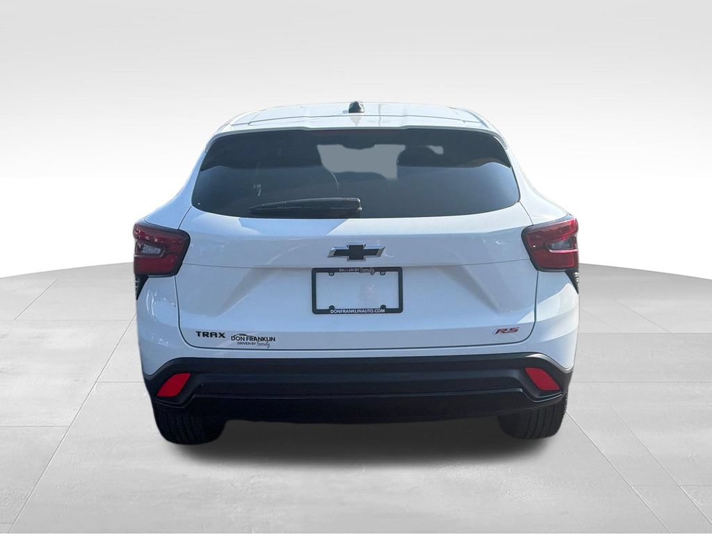 Used 2025 Chevrolet Trax RS w/ Driver Confidence Package FWD image 5