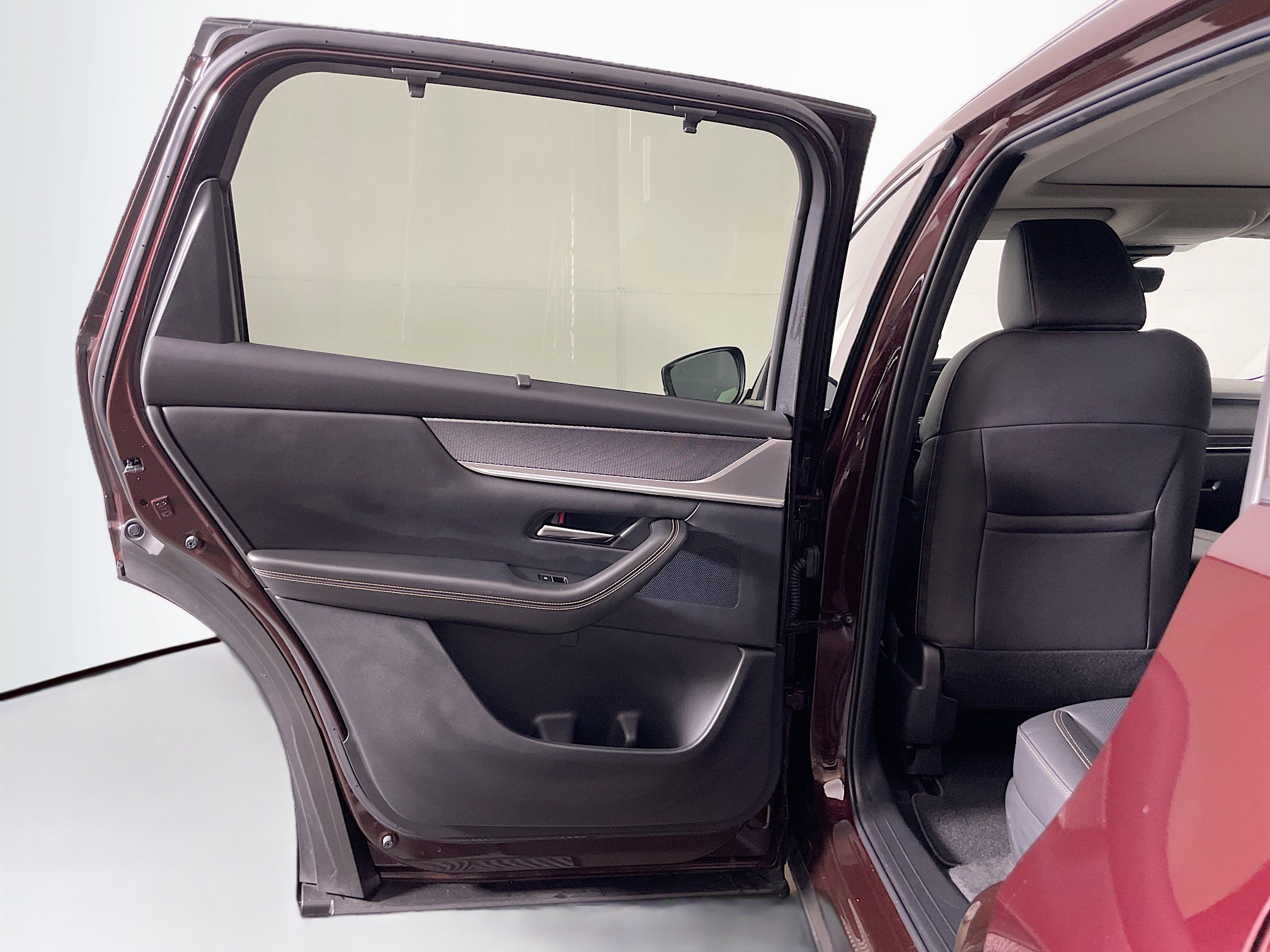 Used 2024 MAZDA CX-90 Plug-In Hybrid w/ Premium Pkg image 26