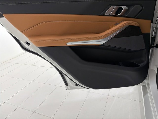 Certified 2024 BMW X7 xDrive40i image 15