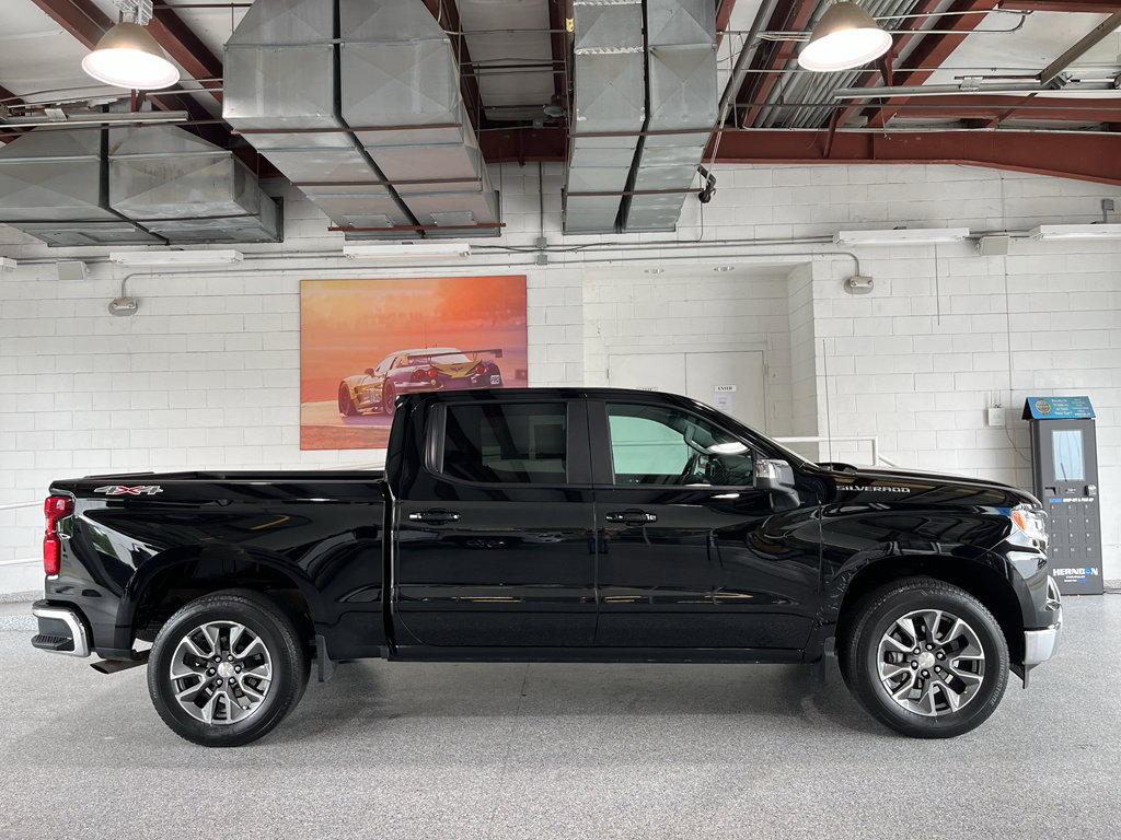Used 2023 Chevrolet Silverado 1500 LT AWD/4WD image 10