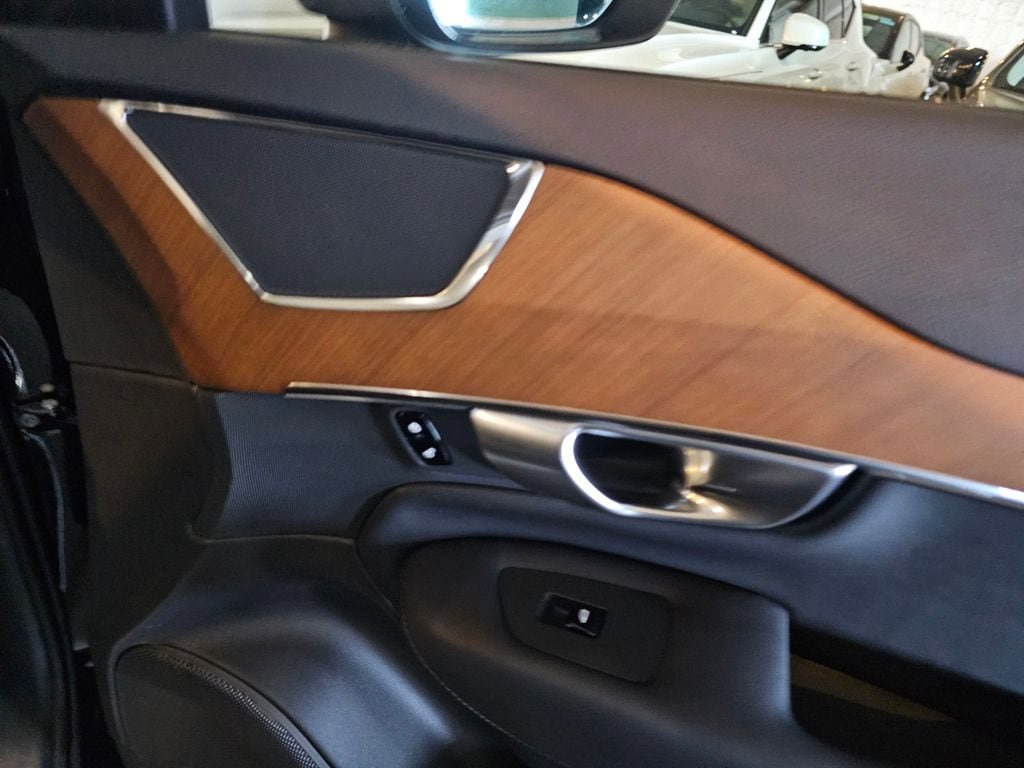 Certified 2024 Volvo XC90 B5 Plus AWD/4WD image 12