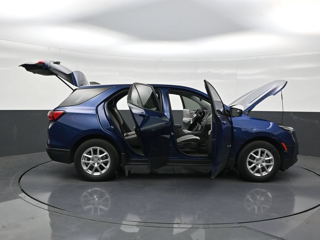 Used 2022 Chevrolet Equinox LS FWD image 29