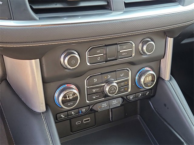 Used 2024 GMC Yukon XL SLT image 35