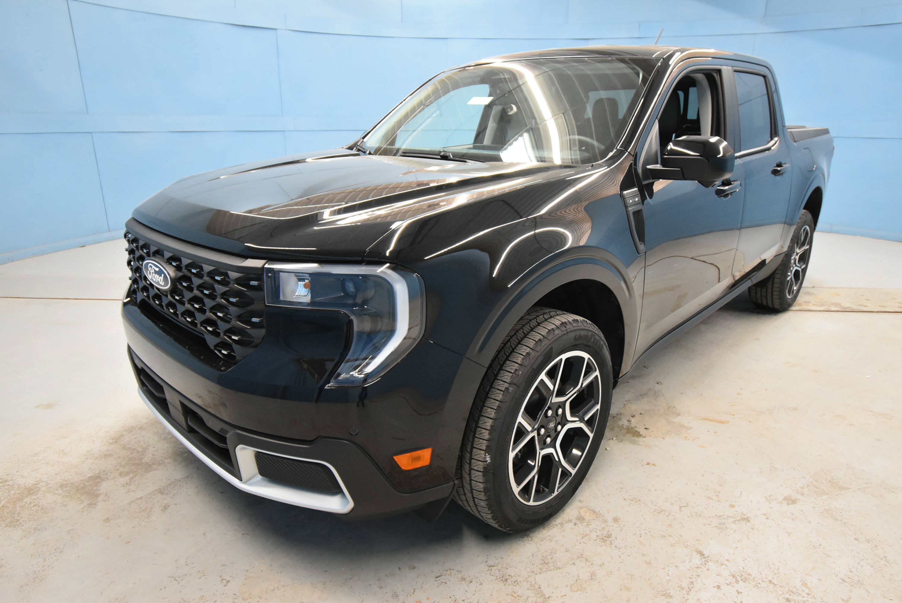 New 2026 Ford Maverick Lariat w/ 4K Tow Package AWD/4WD image 24
