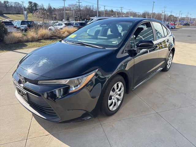 Used 2024 Toyota Corolla LE image 3