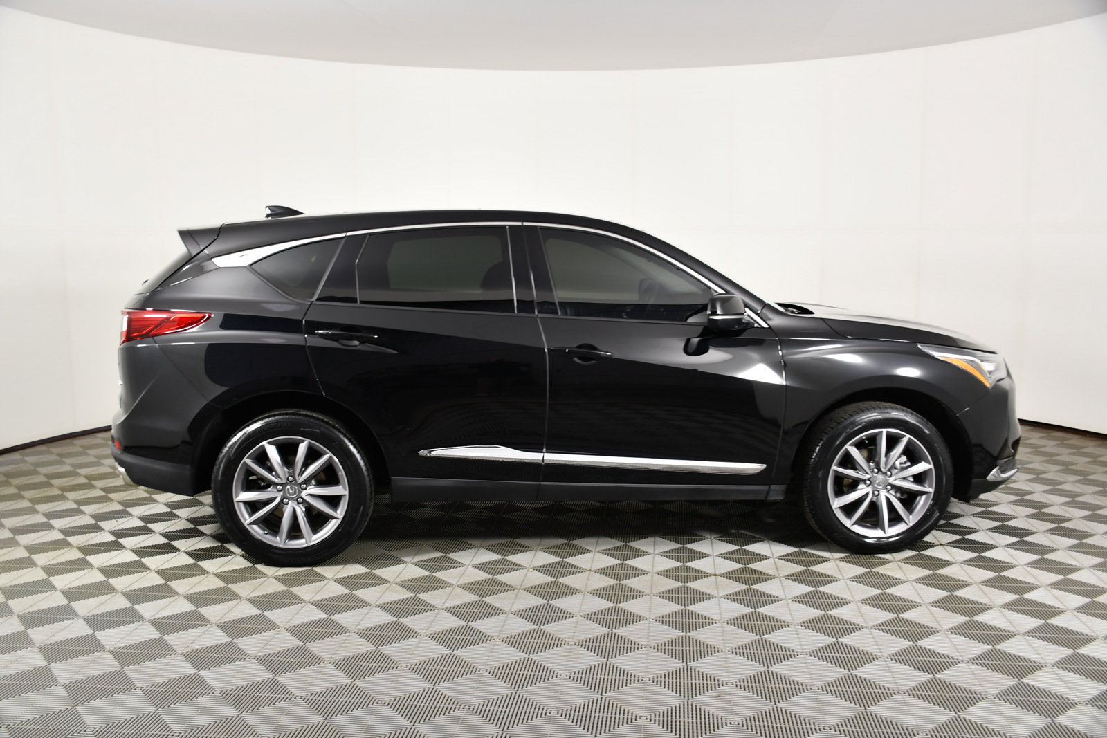 Certified 2024 Acura RDX w/ Technology Package AWD/4WD image 5
