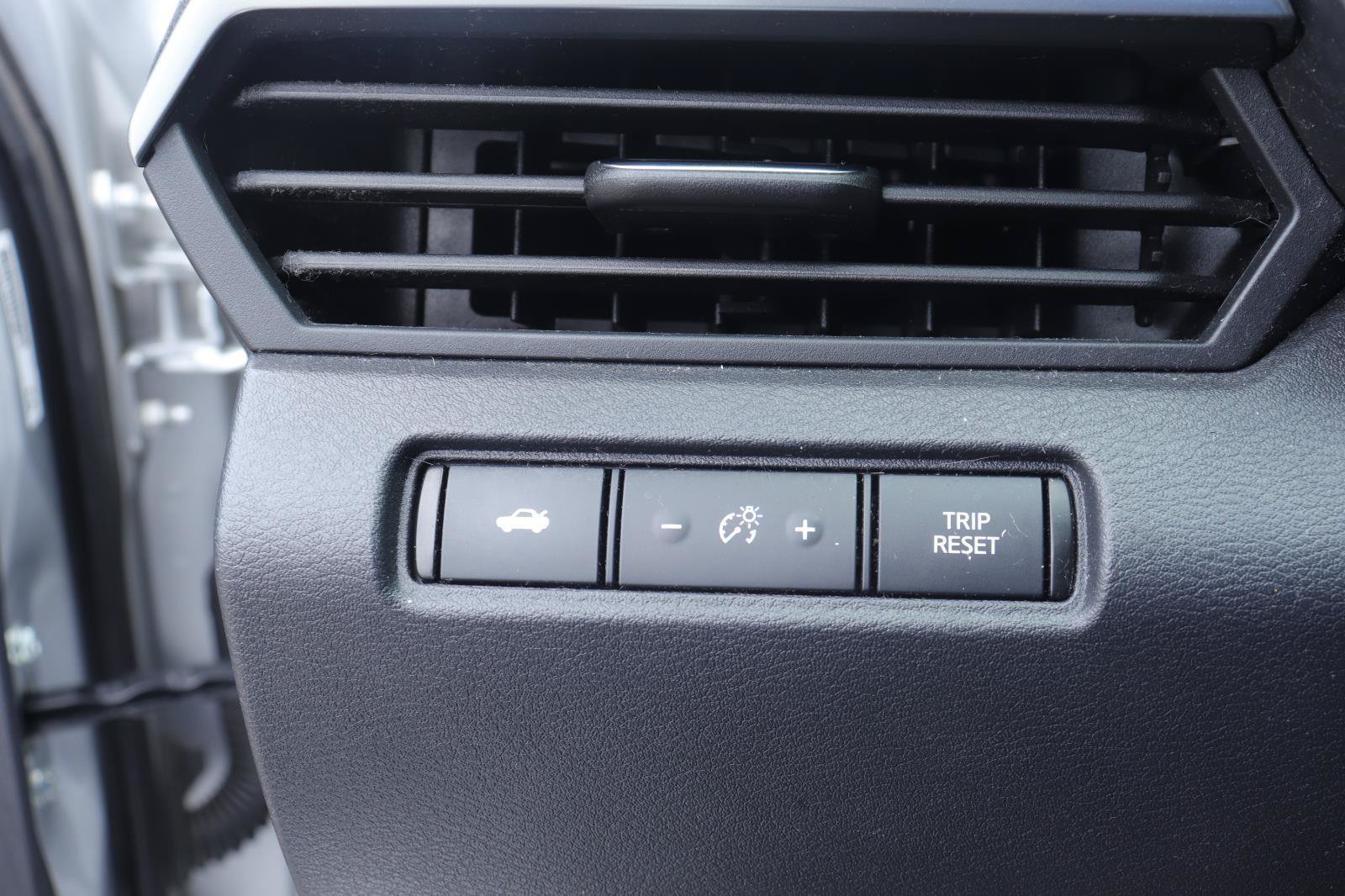 Used 2019 Nissan Altima 2.5 SR FWD image 19