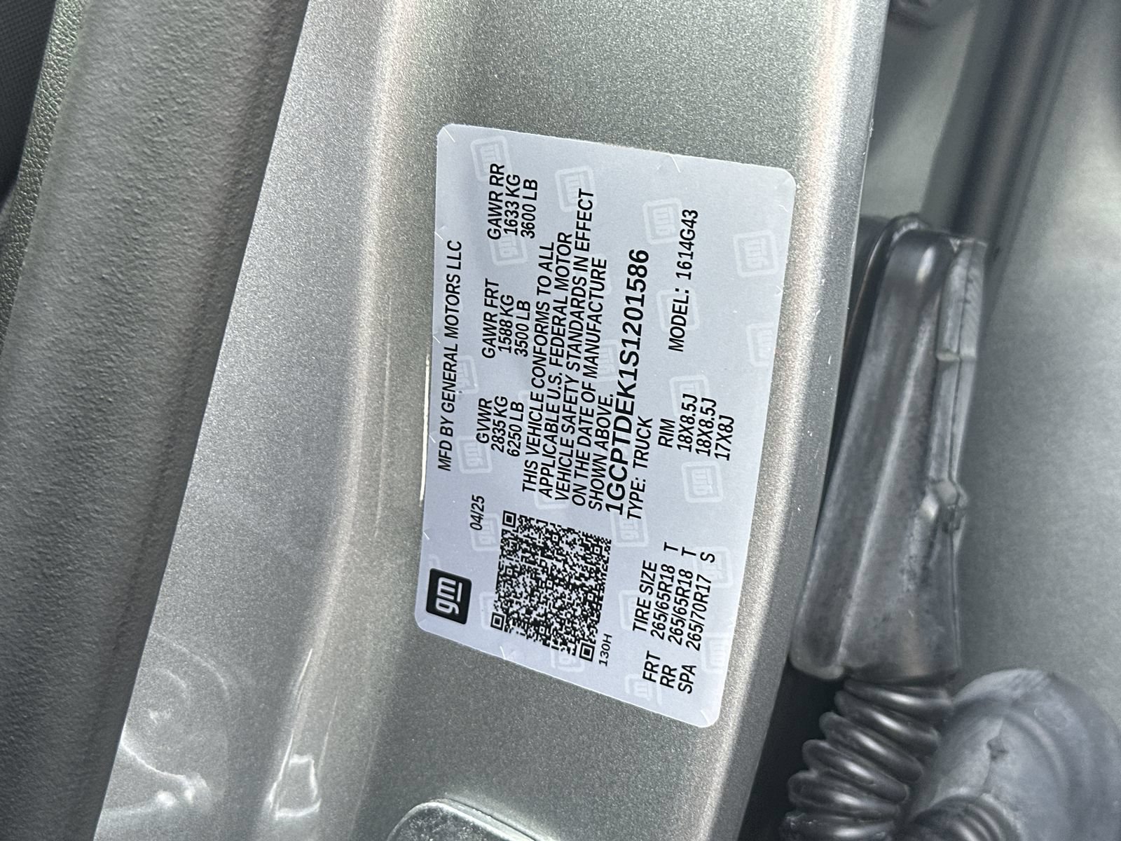 Used 2025 Chevrolet Colorado Z71 AWD/4WD image 35
