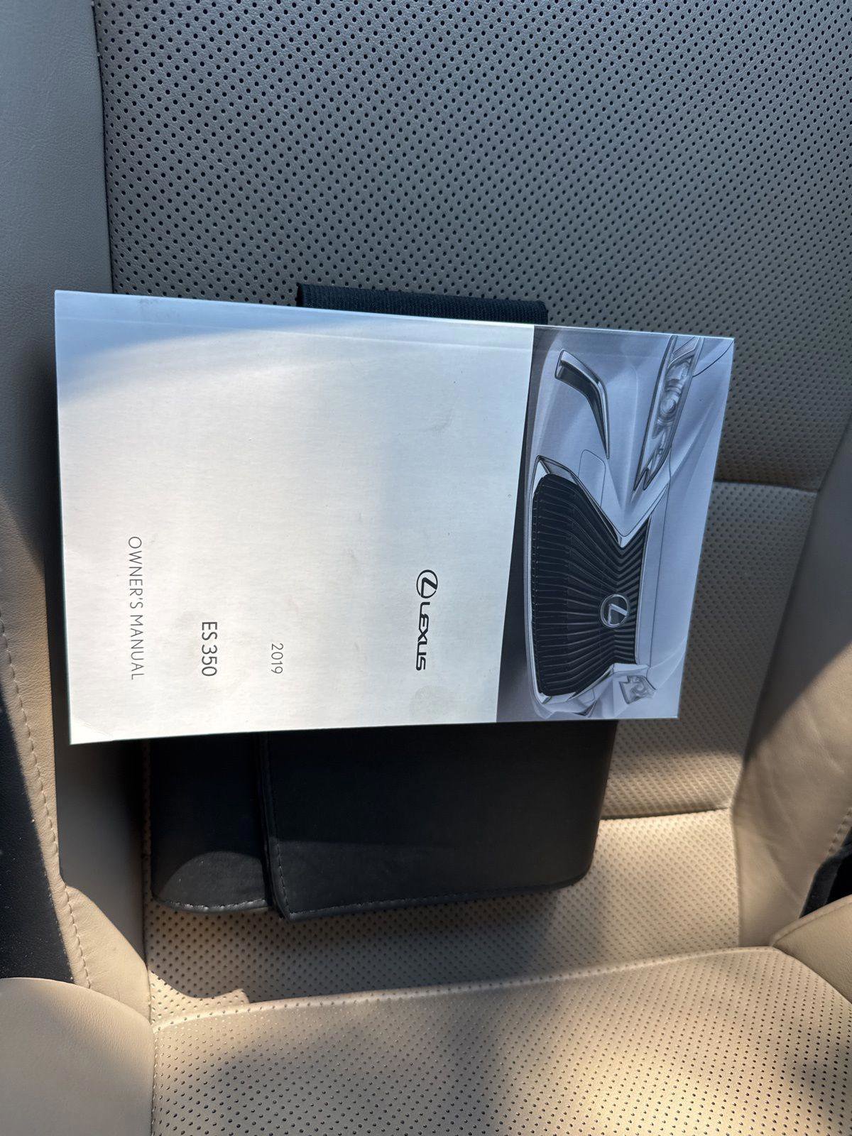 Used 2019 Lexus ES 350 image 37