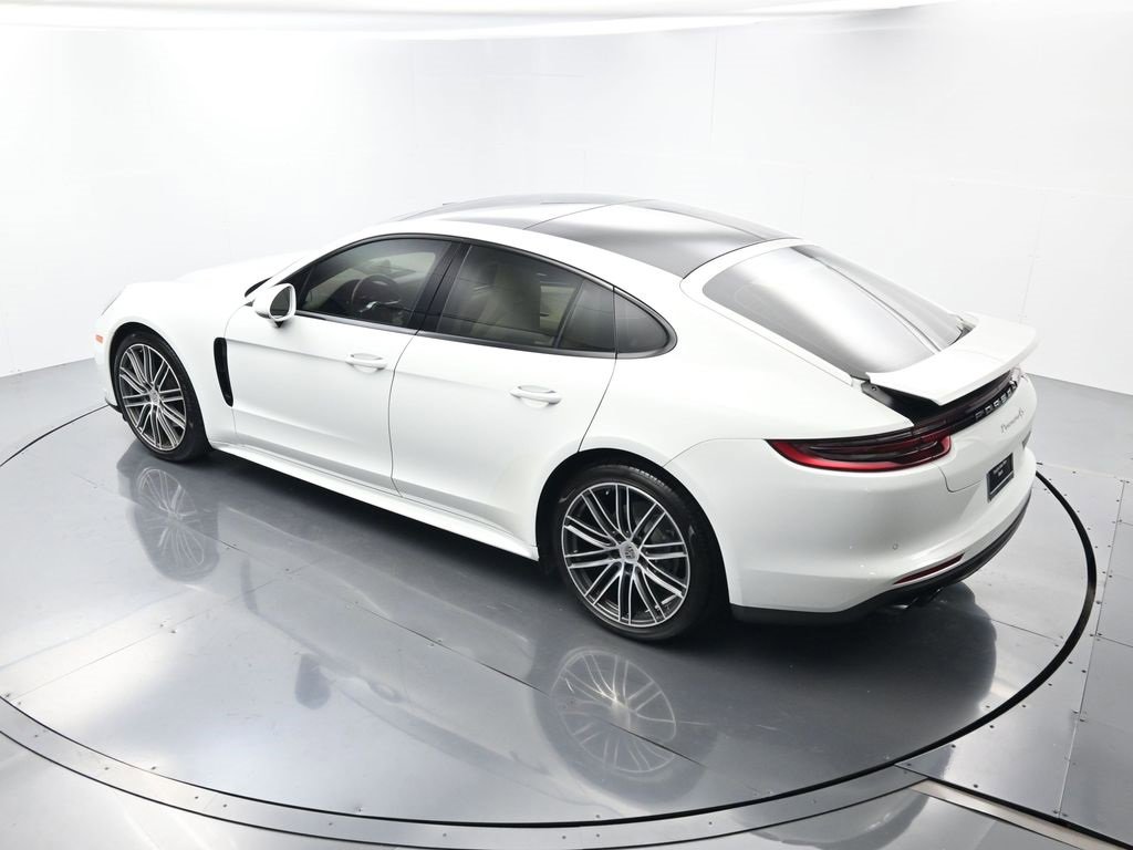 Used 2018 Porsche Panamera 4S image 32