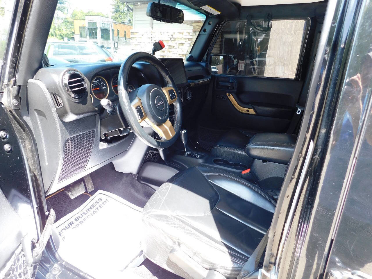 Used 2014 Jeep Wrangler Unlimited Sahara image 29