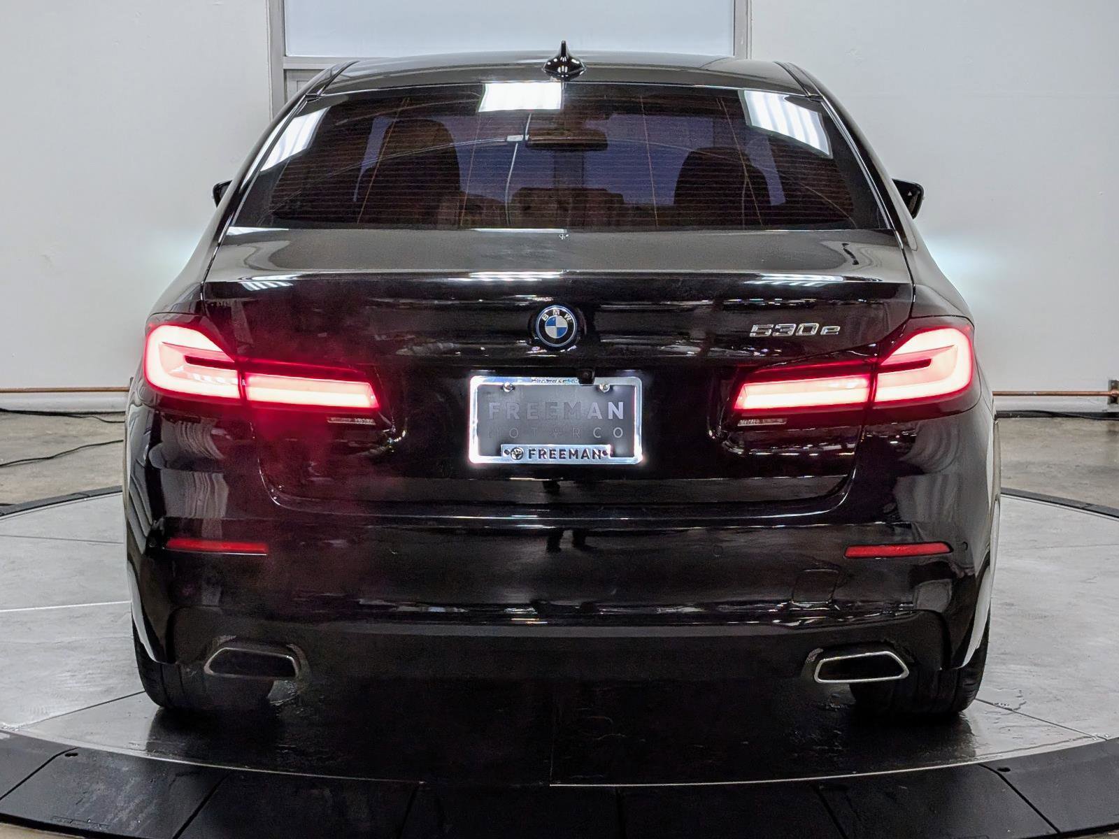 Used 2023 BMW 530e w/ Convenience Package image 8