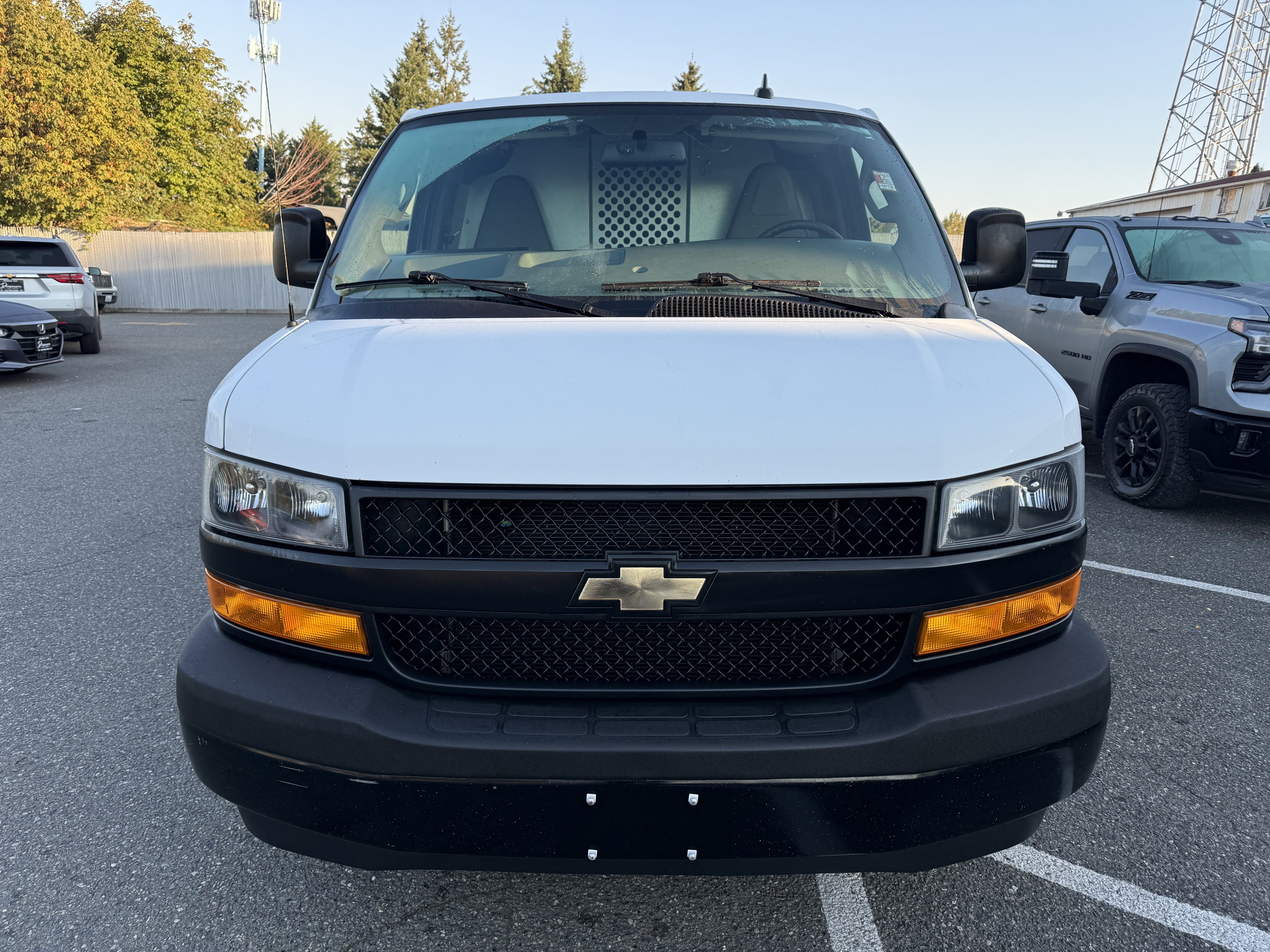 Used 2021 Chevrolet Express 2500 w/ Driver Convenience Package image 3