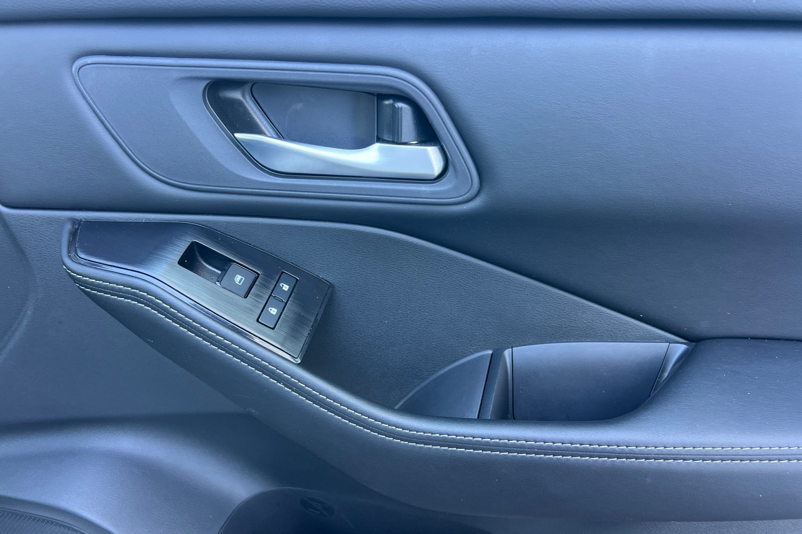 Certified 2026 Nissan Rogue SV FWD image 20