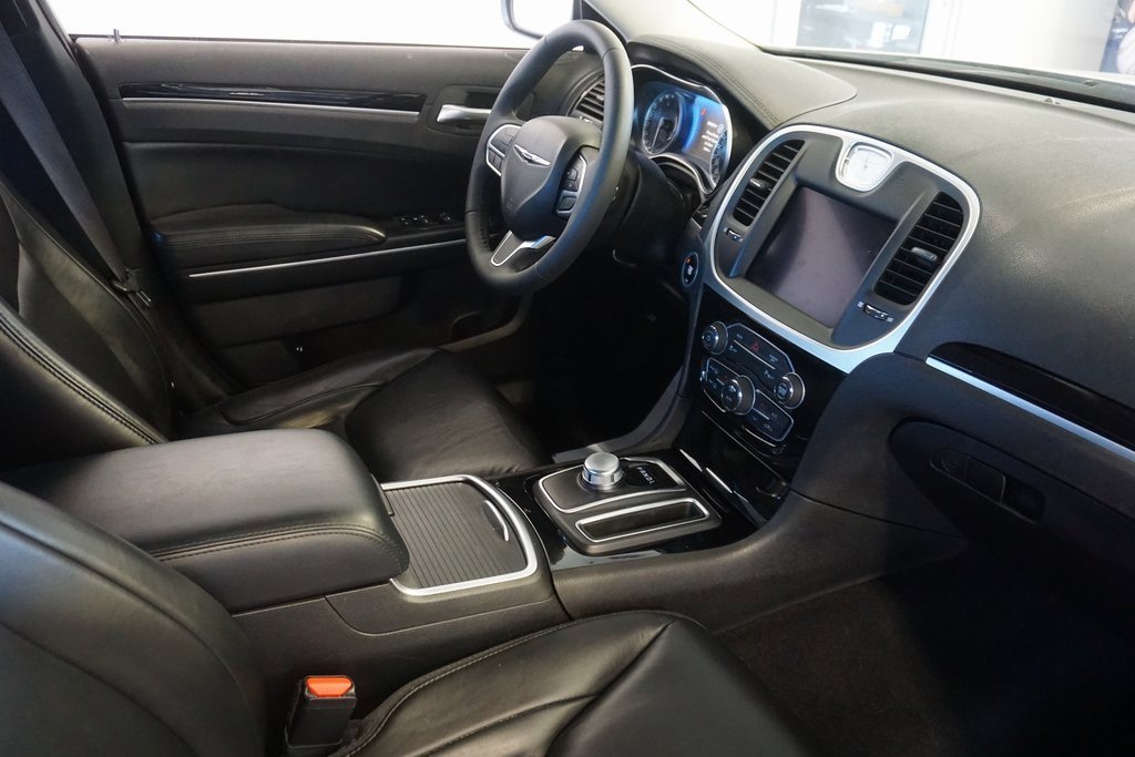 Used 2023 Chrysler 300 Touring L image 26