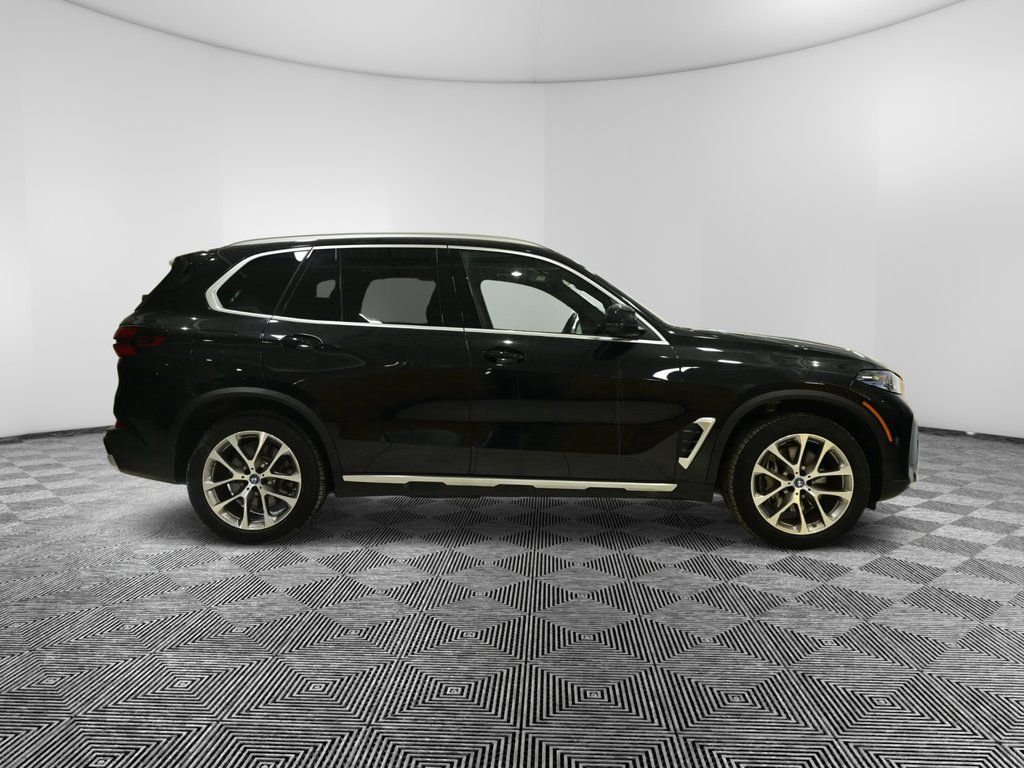 Used 2025 BMW X5 xDrive50e w/ Premium Package image 6