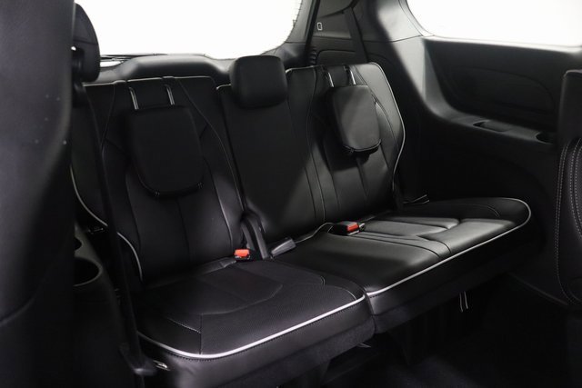 New 2026 Chrysler Pacifica Limited image 16