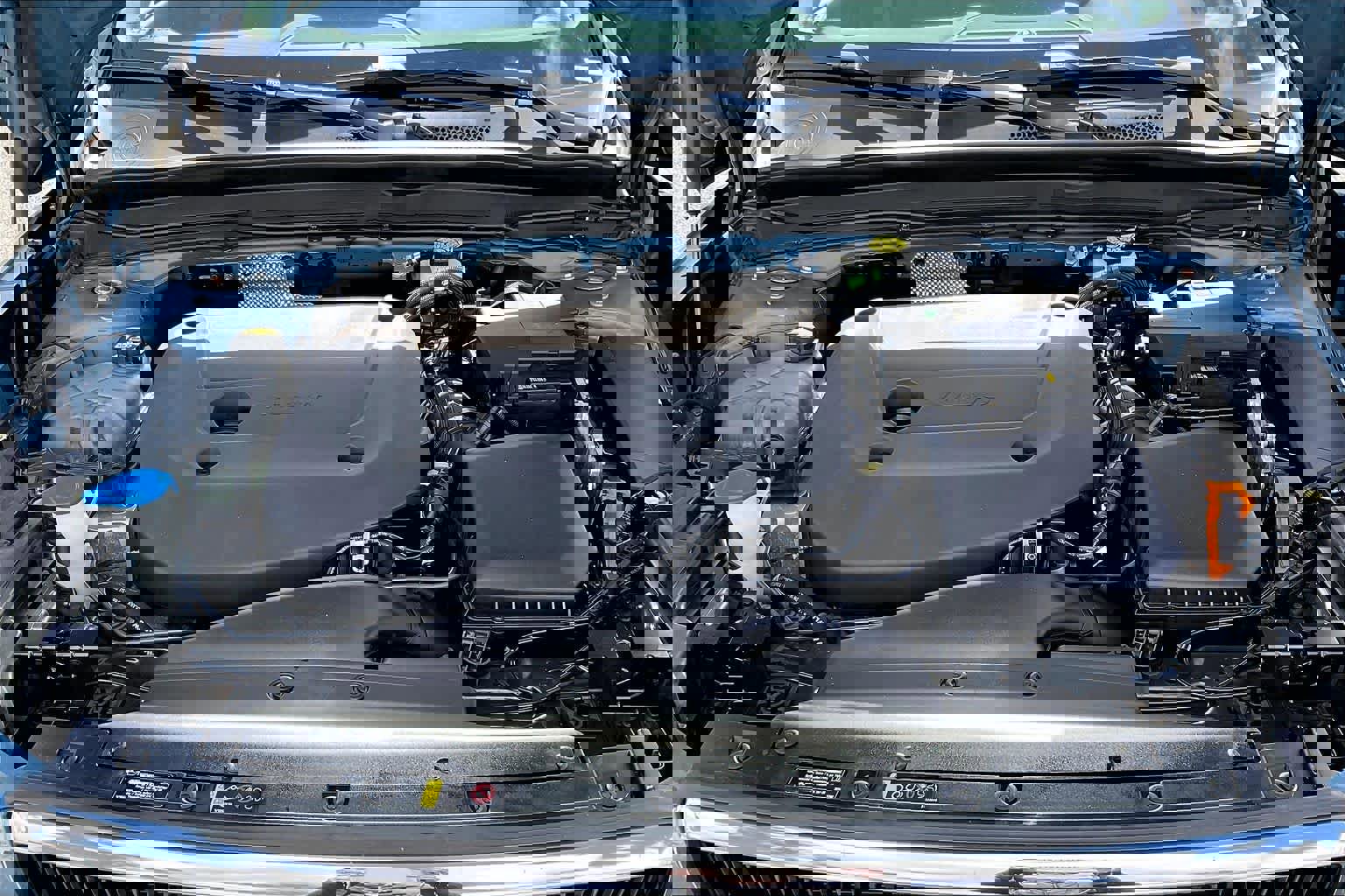 Used 2023 Volvo XC40 B5 Core w/ Convenience Package image 32