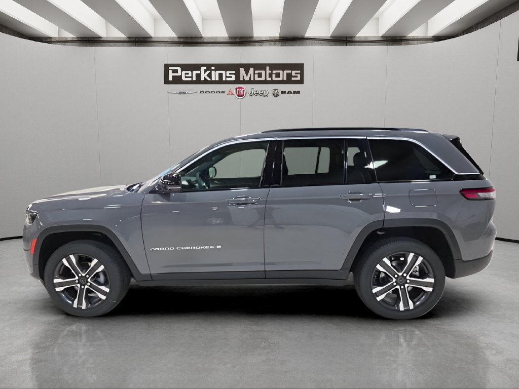 New 2027 Jeep Grand Cherokee Limited AWD/4WD image 2