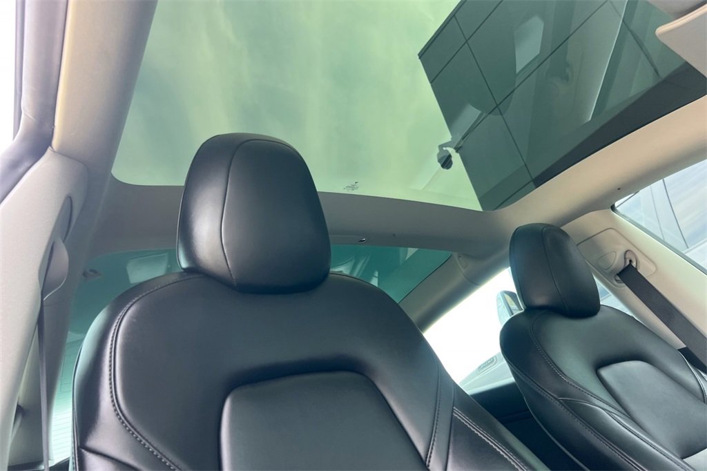 Used 2022 Tesla Model 3 Long Range image 18