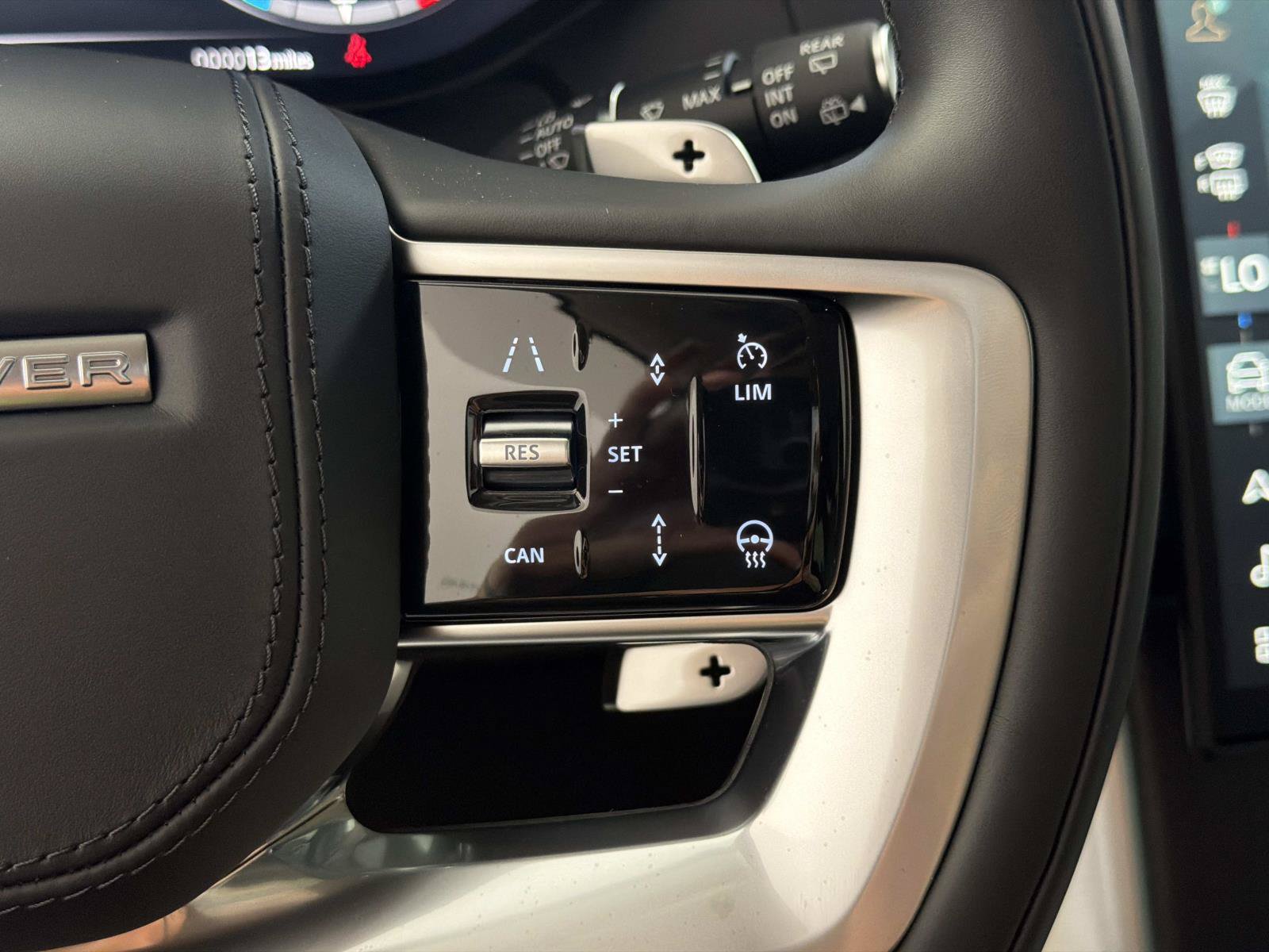 New 2026 Land Rover Range Rover SE AWD/4WD image 33