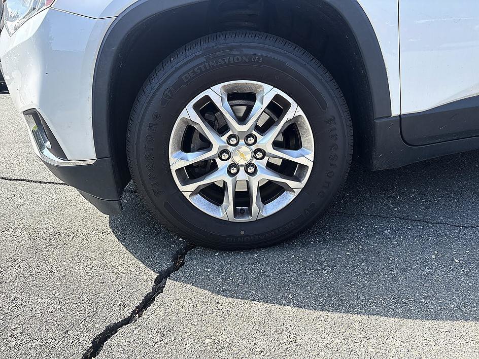Used 2019 Chevrolet Traverse LT FWD image 9