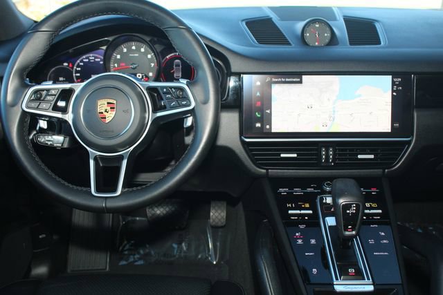 Certified 2022 Porsche Cayenne image 6
