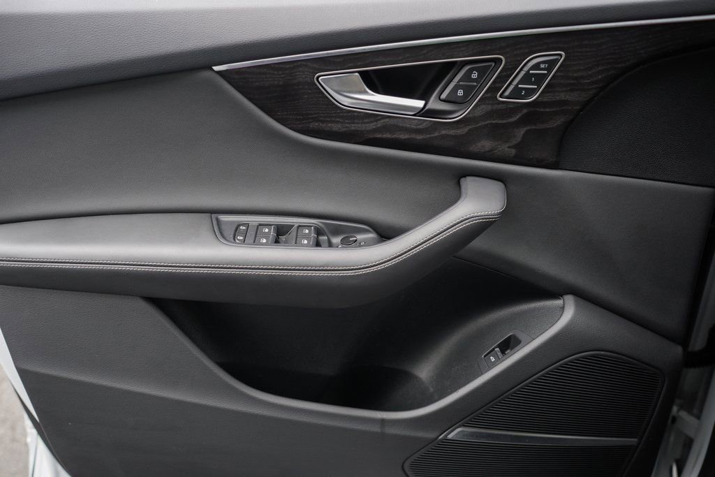 Used 2023 Audi Q8 Premium Plus w/ Premium Plus Package image 36