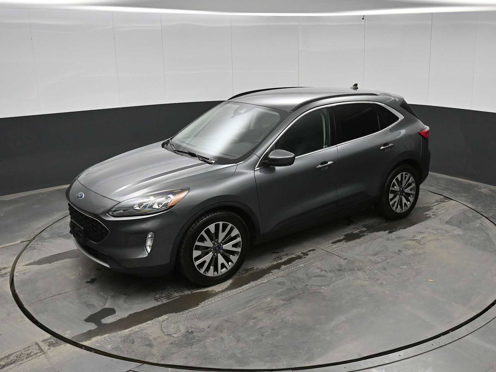 Used 2021 Ford Escape Titanium image 25