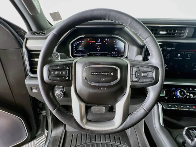 Used 2023 GMC Sierra 1500 Denali w/ Technology Package AWD/4WD image 12