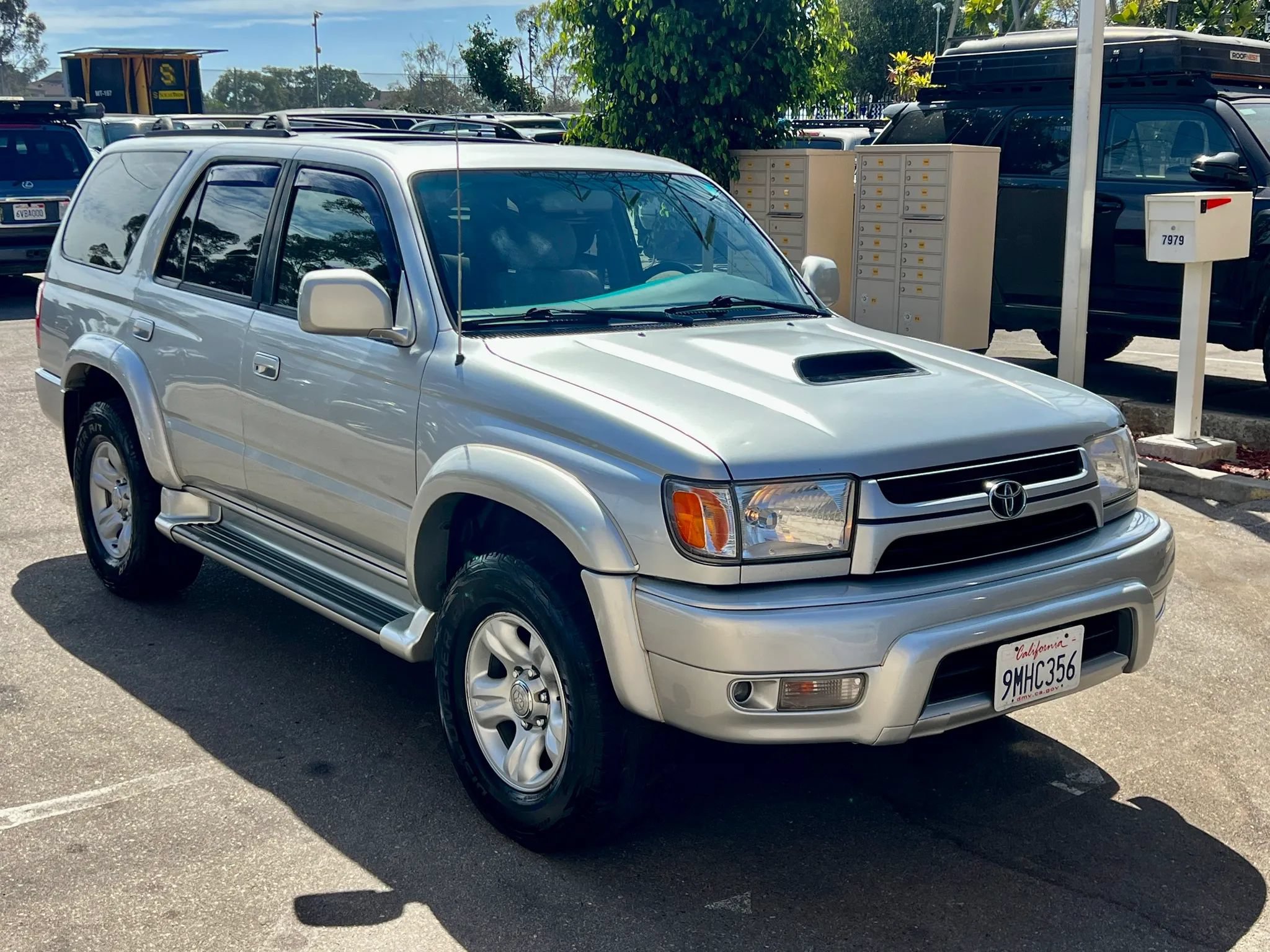Used 2001 Toyota 4Runner SR5 AWD/4WD image 3