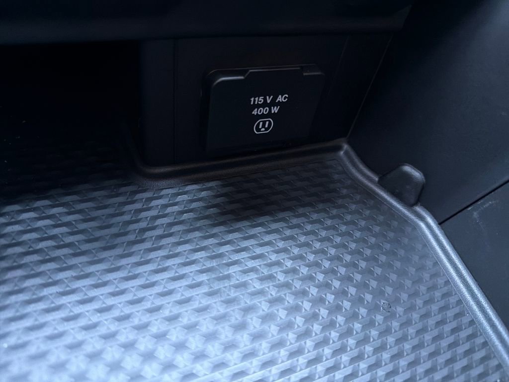 New 2026 RAM 1500 4x4 Crew Cab image 33