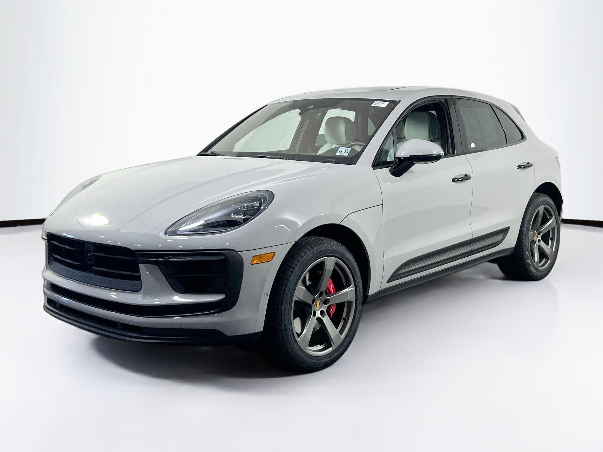 Used 2023 Porsche Macan S video 1