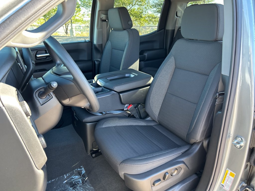 New 2026 Chevrolet Silverado 1500 Custom w/ Turbomax Blackout Package AWD/4WD image 16