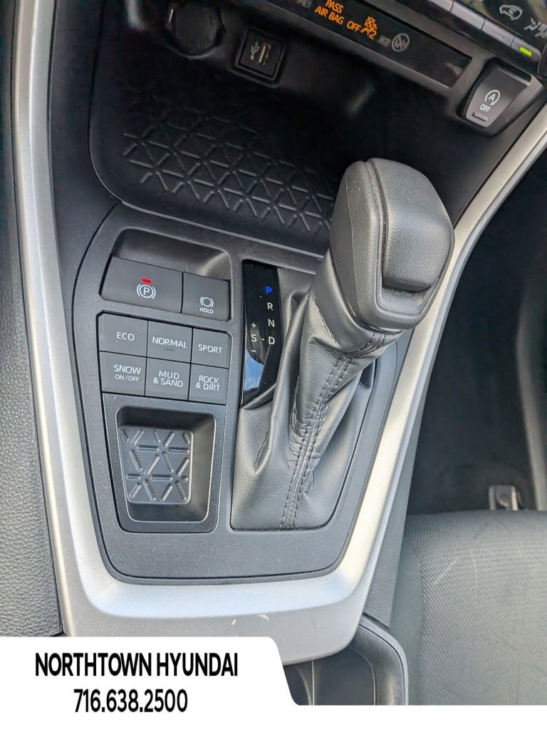 Used 2025 Toyota RAV4 XLE image 15