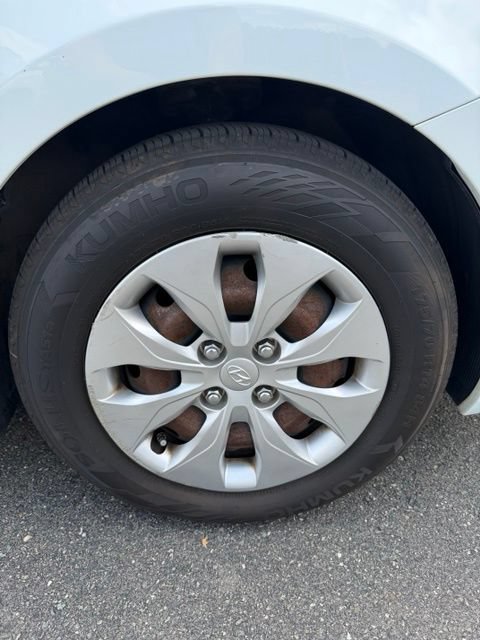 Used 2016 Hyundai Accent SE FWD image 11