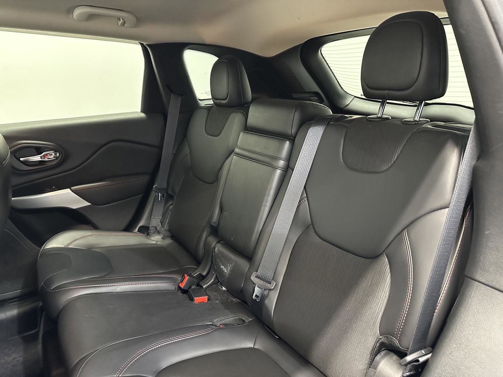 Used 2017 Jeep Cherokee Trailhawk image 26