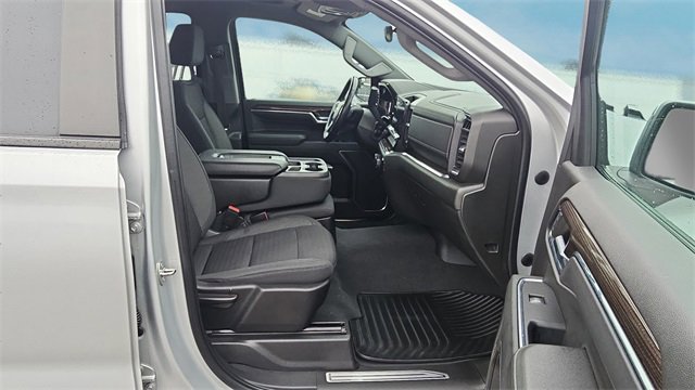 Used 2022 Chevrolet Silverado 1500 LT image 13