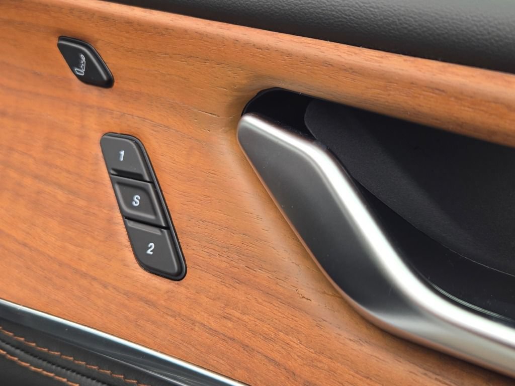 New 2027 Jeep Grand Cherokee Summit AWD/4WD image 12