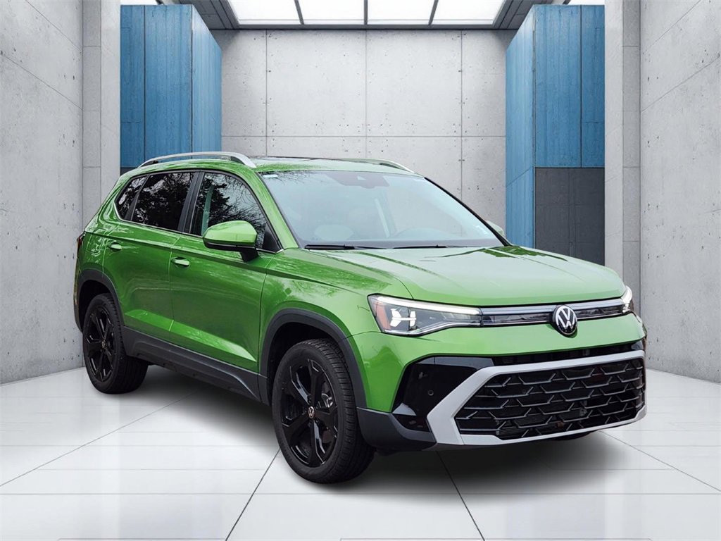 Used 2025 Volkswagen Taos SEL image 1