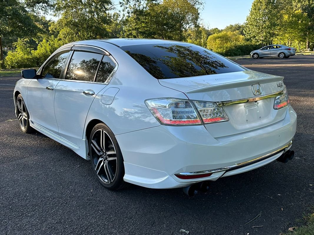 Used 2017 Honda Accord Sport Special Edition image 4