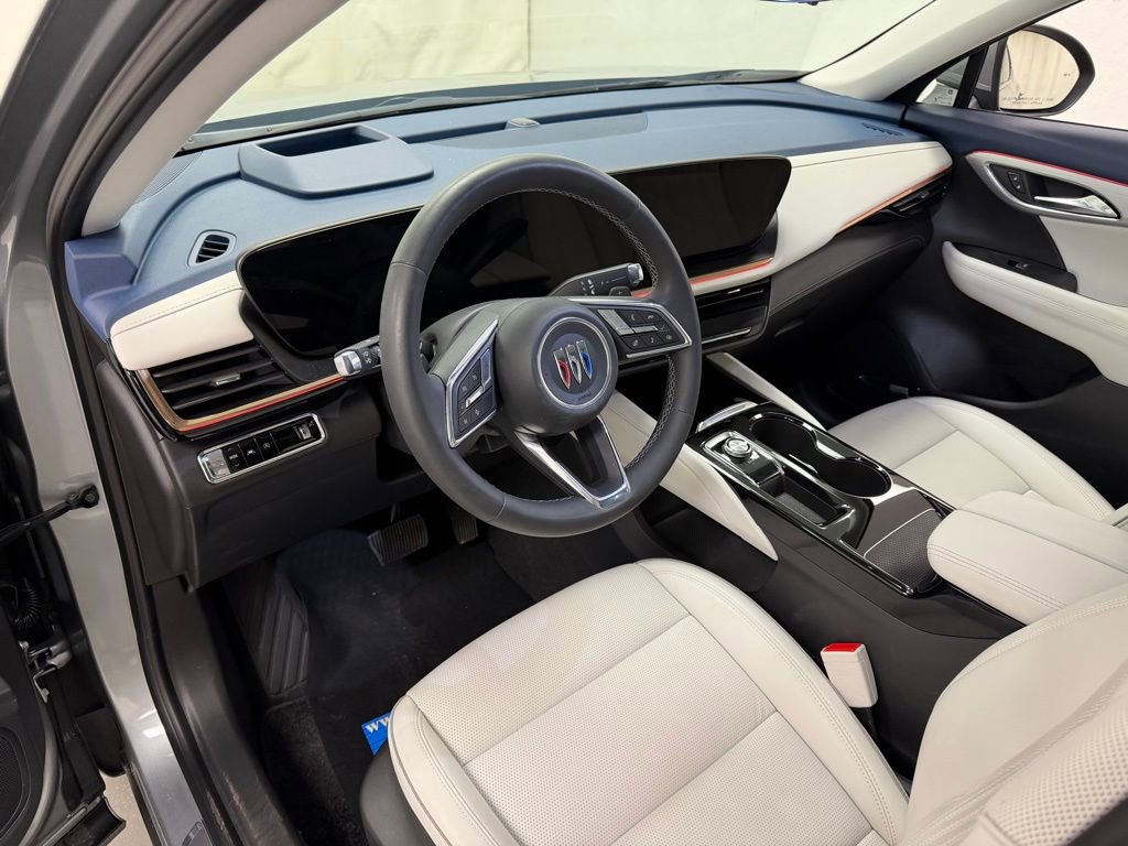 Used 2025 Buick Envision Avenir AWD/4WD image 21