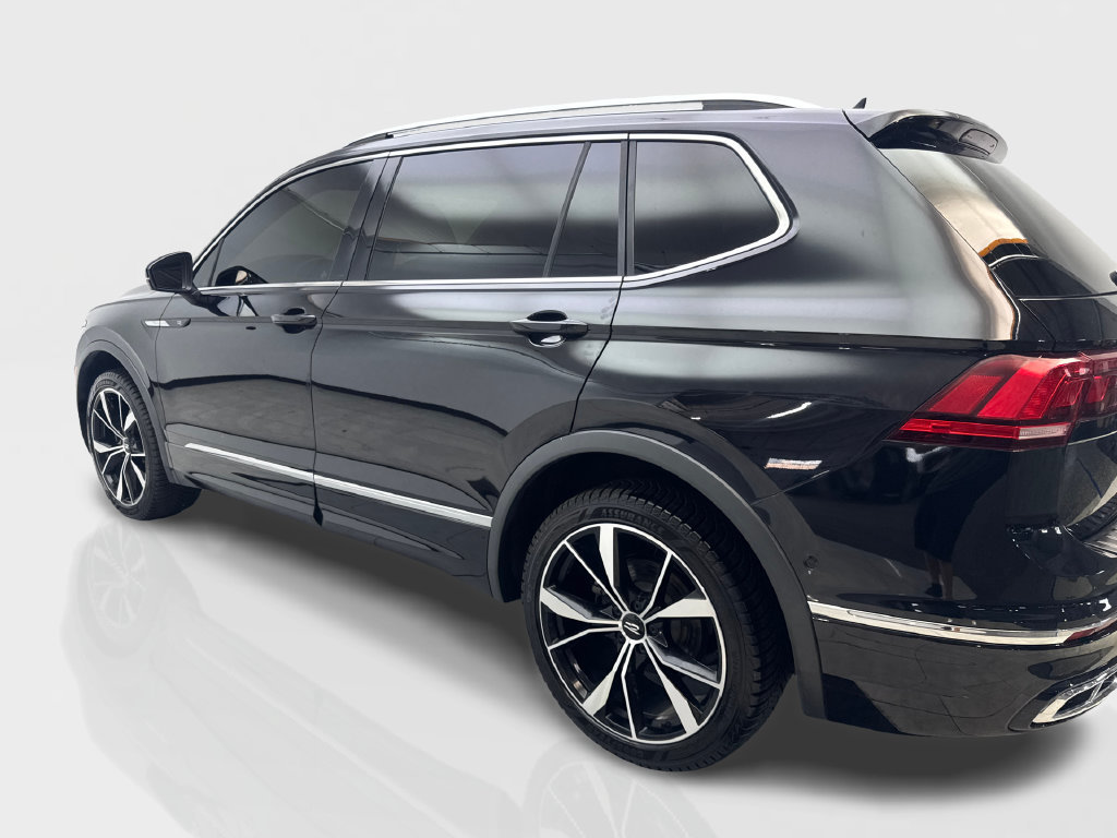 Used 2024 Volkswagen Tiguan SEL R-Line AWD/4WD image 16